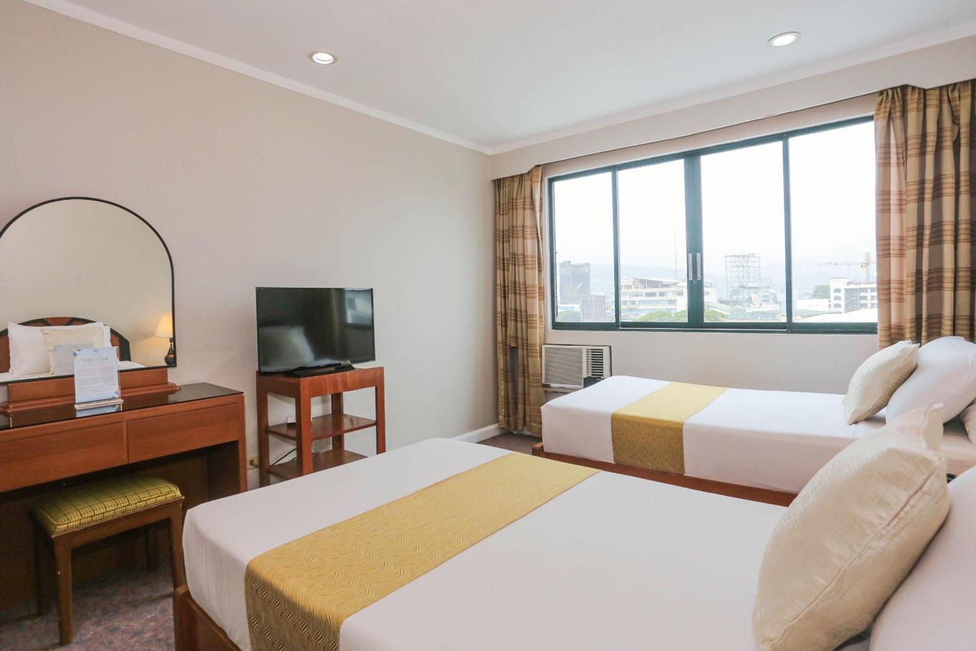 Holiday Plaza Hotel - 宿务 外观 照片