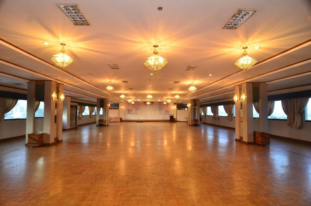 Holiday Plaza Hotel - 宿务 外观 照片