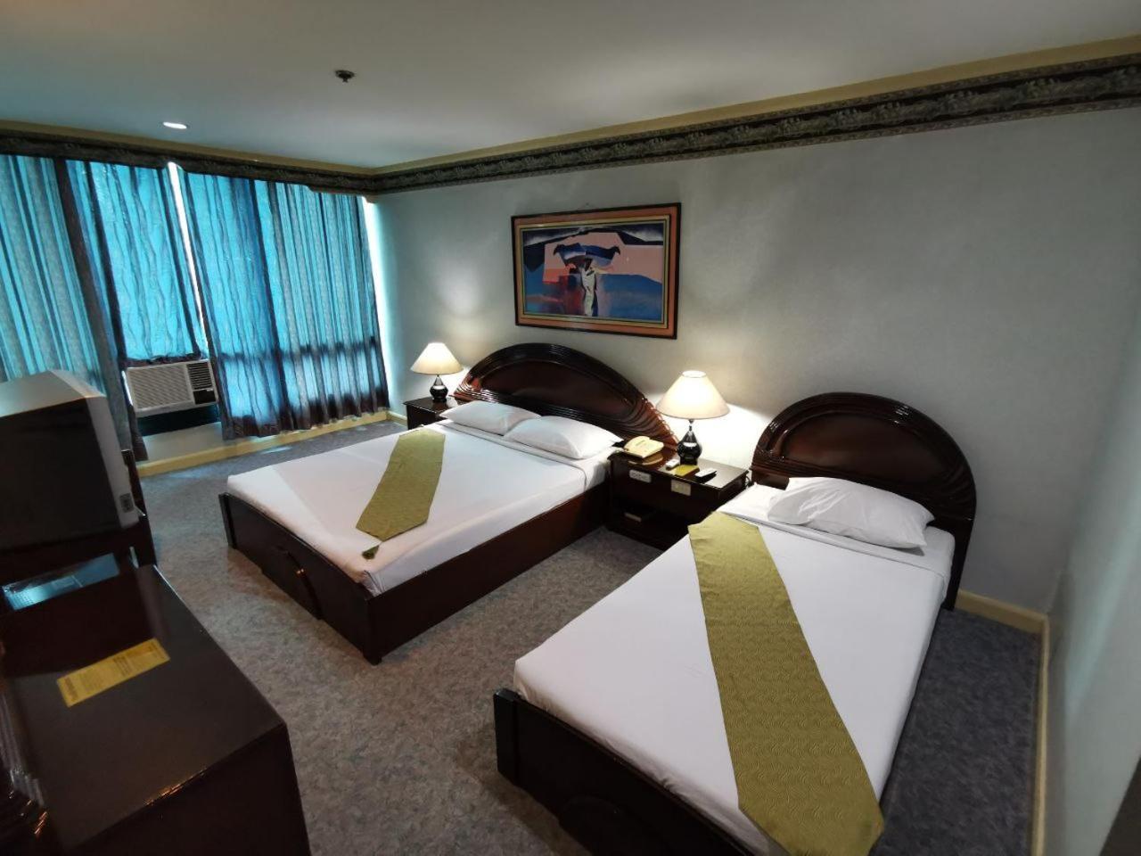 Holiday Plaza Hotel - 宿务 外观 照片
